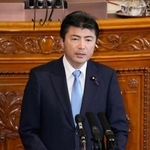 　参院本会議で代表質問する古賀友一郎氏（自民党）