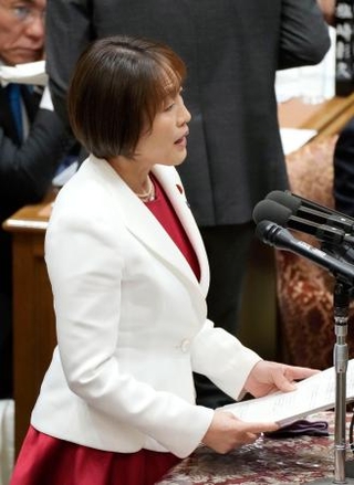 　衆院予算委で質問する田村智子氏（共産党）