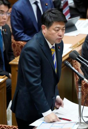　衆院予算委で質問する長友慎治氏（国民民主党・無所属クラブ）