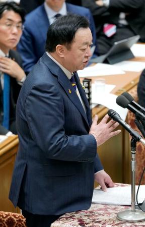 　衆院予算委で質問する村岡敏英氏（国民民主党・無所属クラブ）