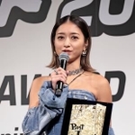 　３年連続で「ベストジーニスト」に選ばれ殿堂入りした池田美優＝東京都品川区