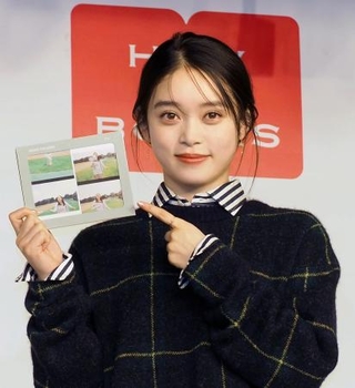　カレンダーの発売イベントに登場した高石あかり＝東京都渋谷区