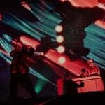 　ステージに立つＲ-指定（左）とＤＪ松永（ｐｈｏｔｏ　ｂｙ　＠ｋａｗａｄｏ＿ｐｈｏｔｏ）