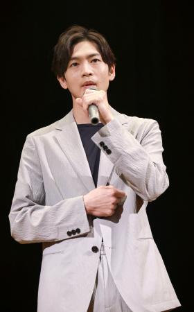 　発表会に登場した松下洸平＝東京都台東区