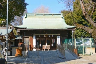 　新小岩間々井香取神社の拝殿＝東京都江戸川区