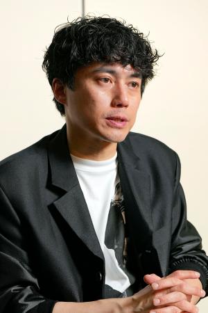 　「出演者は３００人以上からオーディションで選びました」と話す藤田俊太郎