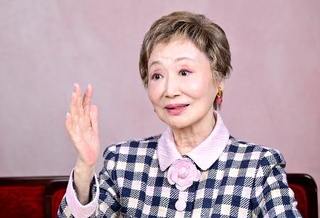 浜木綿子＝東京都千代田区の帝国劇場
