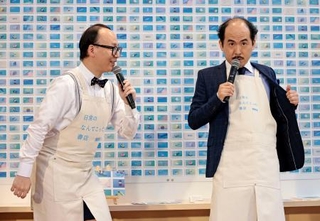 　イベントに登場した「トレンディエンジェル」のたかし（左）と斎藤司＝２４日、東京都渋谷区