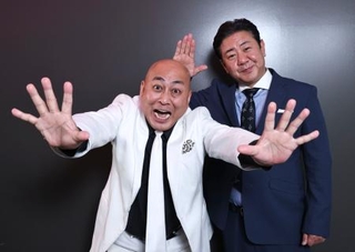　長谷川雅紀（左）と渡辺隆＝東京都品川区
