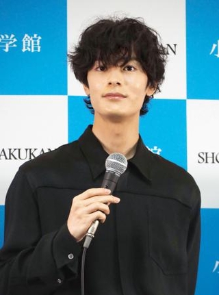 　カレンダーのヒット記念イベントに登場した塩野瑛久＝東京都千代田区