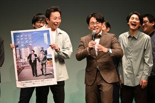 タイタンライブで初の単独公演を告知するシティホテル３号室