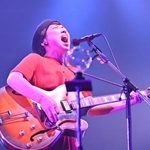 　ライブで熱唱する「Ｔ字路ｓ」の伊東妙子（Ｐｈｏｔｏ　ｂｙ　ｈｉｒｏ）