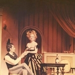 　レット・バトラー役の高橋幸治（左）とベル・ワトリング役の浜木綿子＝１９６６年ごろ（東宝演劇部提供）