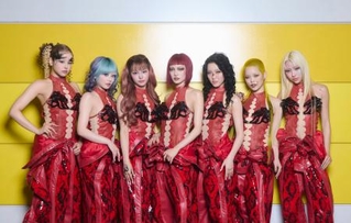 　東京ドーム公演に臨んだＸＧの（左から）ＨＡＲＶＥＹ、ＨＩＮＡＴＡ、ＪＵＲＩＡ、ＪＵＲＩＮ、ＣＨＩＳＡ、ＣＯＣＯＮＡ、ＭＡＹＡ