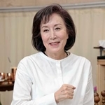 　「長く生き残った戯曲らしい生命力が伝わるように演じたい。あと、田中圭さんの驚き方が絶品です」と話す高畑淳子＝東京都新宿区