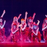 　東京ドームのステージに立つＸＧら