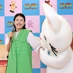 　記者会見にノンタンと共に登場した横沢夏子＝東京都新宿区