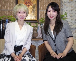 　音楽座ミュージカル「リトルプリンス」に出演する森彩香（左）と岡崎かのん