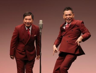 　爆笑問題の田中裕二（左）と太田光＝東京都内