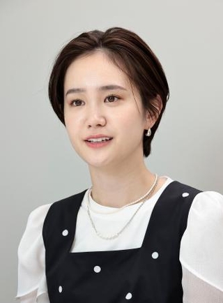 　「私が一番キラキラ輝く瞬間は、俳優の仕事をしているときだと思います」と話す尾碕真花＝東京都港区