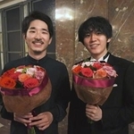 　エリザベート王妃国際音楽コンクールのピアノ部門で２位の久末航（左）と５位の亀井聖矢＝６月１日、ベルギー・ブリュッセル（共同）