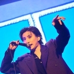 　ライブで熱唱する京本大我＝東京都大田区