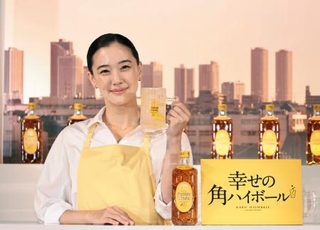 　発表会に登場した蒼井優＝１６日、東京都文京区