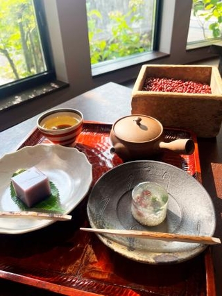 　「青山紅谷」の和菓子＝東京都港区
