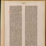 　４２行聖書（旧約聖書零葉）グーテンベルク印行、１４５５年頃、印刷博物館蔵