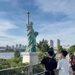 　自由の女神像＝東京都港区