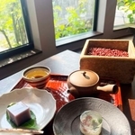　「青山紅谷」の和菓子＝東京都港区