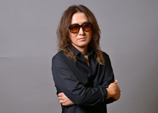 　『ＭＹ　ＷＡＹ　Ｊ自伝』を刊行した「ＬＵＮＡ　ＳＥＡ」のＪ