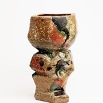 　河井寛次郎「三色打薬貼文扁壺」（１９６０年代、陶器、個人蔵　撮影：大屋孝雄）（提供写真）