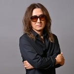 　『ＭＹ　ＷＡＹ　Ｊ自伝』を刊行した「ＬＵＮＡ　ＳＥＡ」のＪ