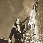 　２０２５年２月、東京ドームで開かれた「ＬＵＮＡ　ＳＥＡ」の「黒服限定ＧＩＧ」（『ＭＹ　ＷＡＹ　Ｊ自伝』より）