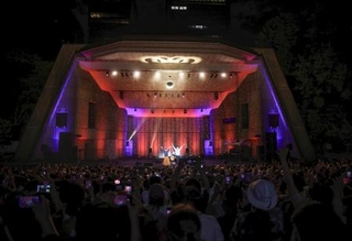 　東京・日比谷公園大音楽堂で開かれたハンバートハンバートの公演（後藤渉氏撮影）