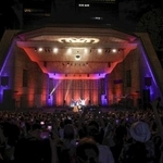 　東京・日比谷公園大音楽堂で開かれたハンバートハンバートの公演（後藤渉氏撮影）