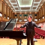 　演奏会後の一枚。「ソロであっても、協奏曲であっても、室内楽であっても、演奏はいつも大きな幸せを与えてくれます」（筆者提供）