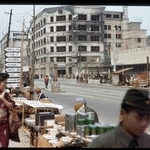 　銀座４丁目付近の露店（衣川太一コレクション、１９４０年代後半）（提供写真）