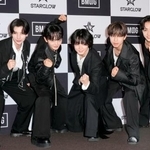 　ＳＴＡＲＧＬＯＷの（左から）ＡＤＡＭ、ＴＡＩＫＩ、ＲＵＩ、ＧＯＩＣＨＩ、ＫＡＮＯＮ＝２２日、東京都千代田区