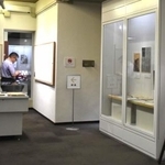 　「滅亡を体験する-戦渦と文学」の展示風景