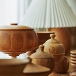 　「ＭＵＪＩ　ＨＯＴＥＬ　ＧＩＮＺＡ」一室の会場に並ぶビンテージ商品（提供写真）