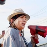 　ファンに語りかける真矢＝神奈川県秦野市