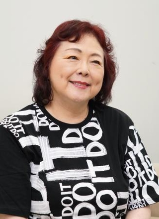 　インタビューに答える丸山圭子