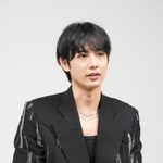 　「実は劇中でアイが着けている指輪を買い取って、普段使いしている」と話す藤林泰也