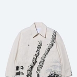 　マガジンハウス博で展示・販売される、漫画家・宮崎夏次系さんと「ＴＯＧＡ」による一点物のジャケット（提供写真）