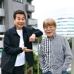 　三宅裕司（左）と小倉久寛＝東京都品川区