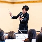 　コンクールで指揮する岡本陸（アンタル・ドラティ国際指揮者コンクール提供）