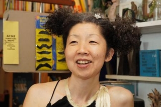 　インタビューに応じる稲垣えみ子