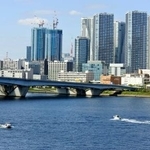 　晴海運河とビル群